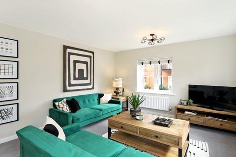 2 bedroom flat for sale - The Spinney, Aspen Road, High Wycombe, Buckinghamshire, HP10