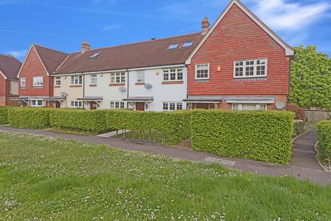 12 Chapel Walk, Coulsdon, CR5 1NZ