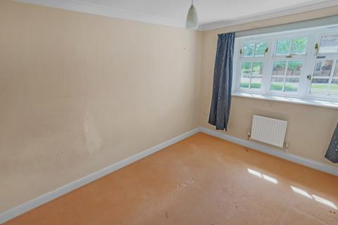 12 Chapel Walk, Coulsdon, CR5 1NZ