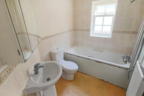 12 Chapel Walk, Coulsdon, CR5 1NZ