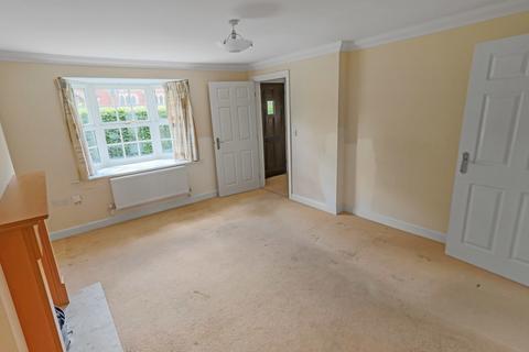 12 Chapel Walk, Coulsdon, CR5 1NZ
