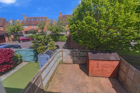 12 Chapel Walk, Coulsdon, CR5 1NZ