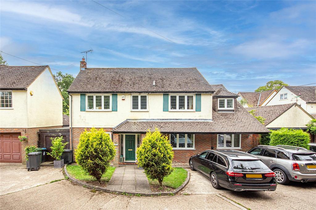 Shootersway, Berkhamsted, Hertfordshire 5 bed detached house £1,100,000