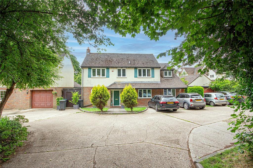 Shootersway, Berkhamsted, Hertfordshire 5 bed detached house £1,100,000