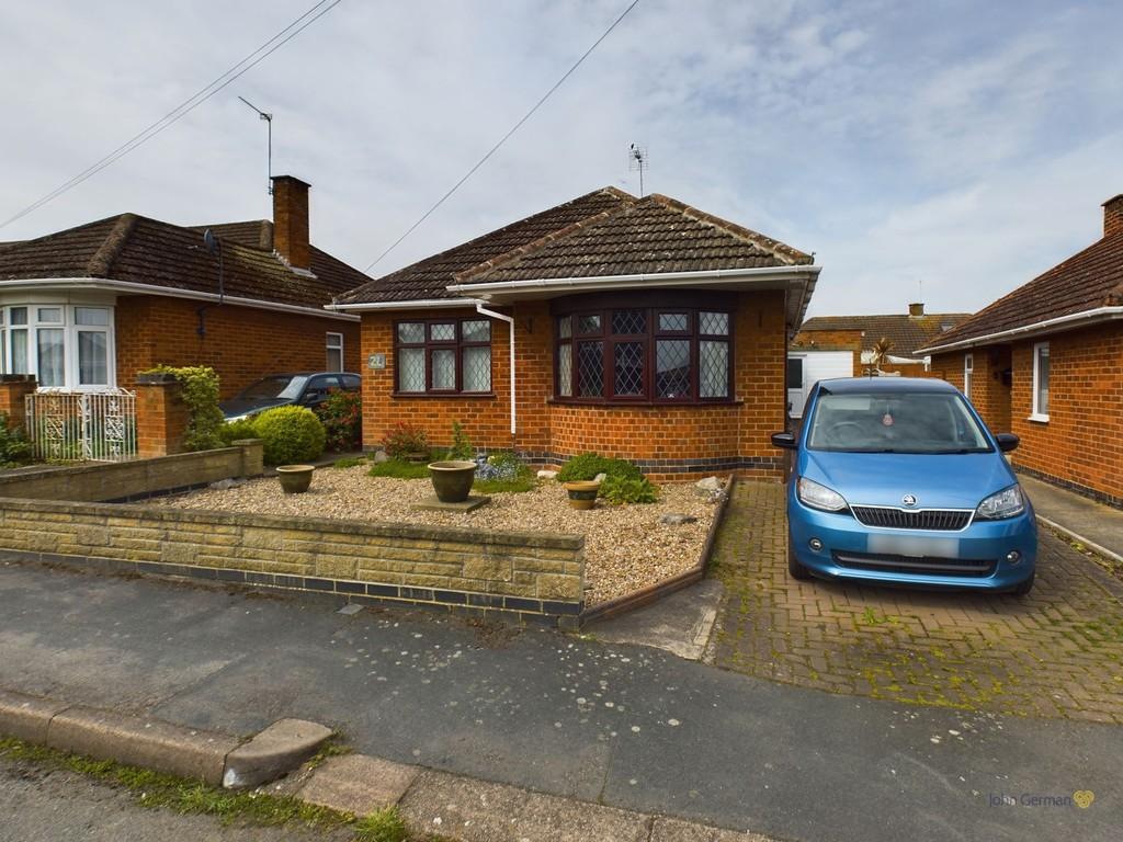 Castle Hill, East Leake 2 bed detached bungalow for sale £260,000