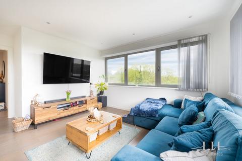 52, Regent House Hubert Road, Brentwood, CM14 4WL