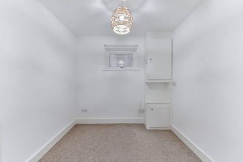 Flat 1, 10 High View Road, London, SE19 3SS