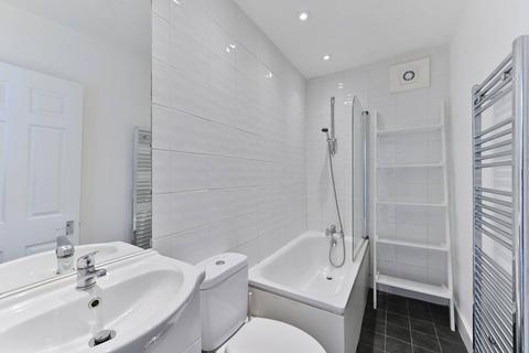 Flat 1, 10 High View Road, London, SE19 3SS