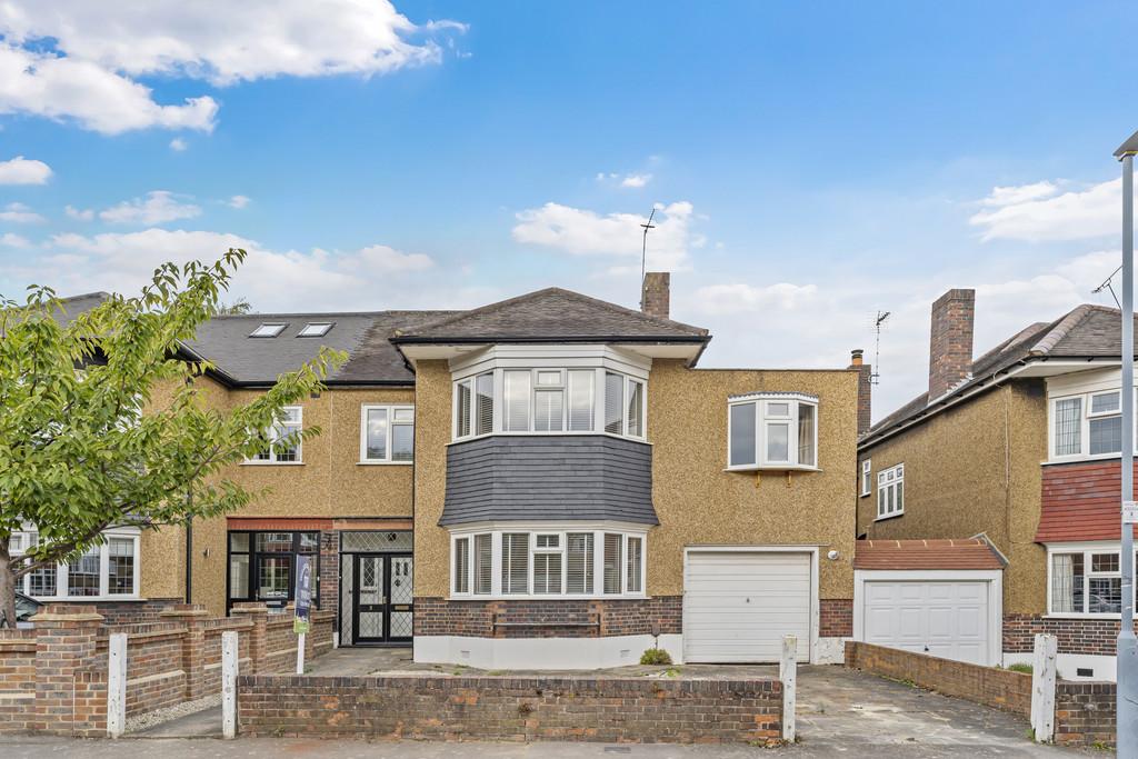 Cranbourne Avenue, Wanstead 4 bed semidetached house for sale £1,050,000