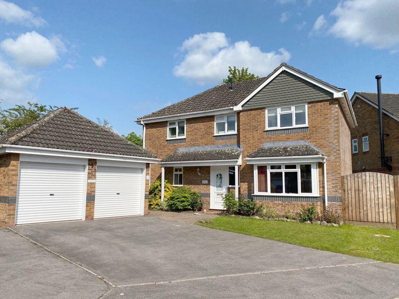 Bramley Close, Warminster 4 bed detached house for sale £520,000