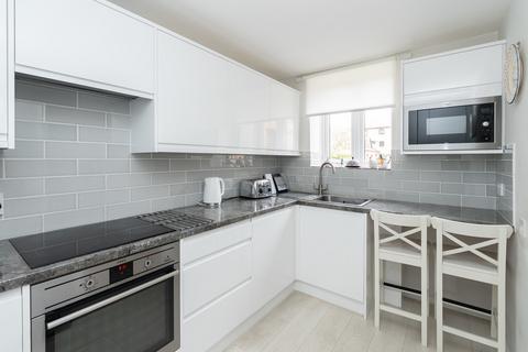 2 bedroom terraced house for sale - Sondes Farm, Dorking