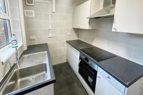 2 bedroom terraced house to rent, Tomkinson Street, Chester, Cheshire, CH2