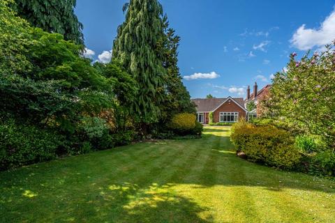 2 bedroom property for sale - Links Avenue, Tettenhall, Wolverhampton