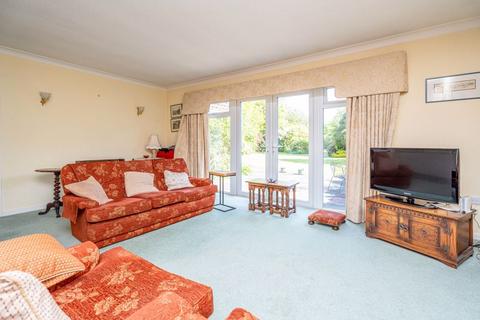 2 bedroom property for sale - Links Avenue, Tettenhall, Wolverhampton