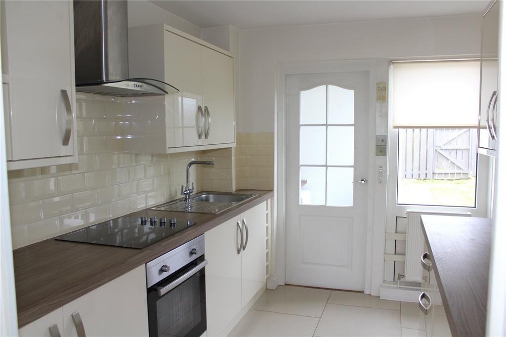 Claymore Crescent, Boddam, Peterhead... 2 bed end of terrace house £675 pcm (£156 pw)