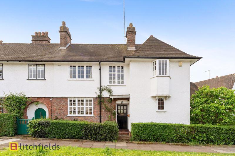 Temple Fortune Hill, Hampstead Garden Suburb, NW11 4 bed semidetached