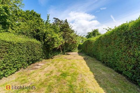 110 Willifield Way, London, NW11 6YG