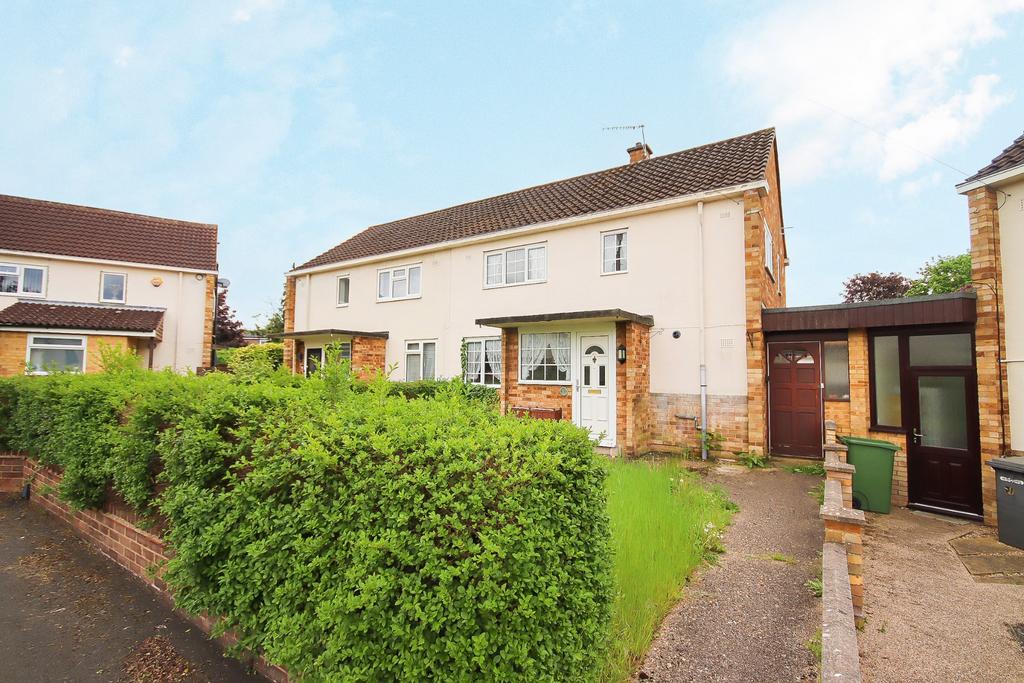 Gage Close, Maidenhead 3 bed semi-detached house - £400,000