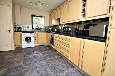 3 bedroom semi-detached house for sale - Lynwood Drive, Mexborough S64