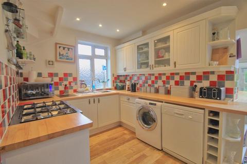 43 Avon Road, Greenford, UB6 9JA