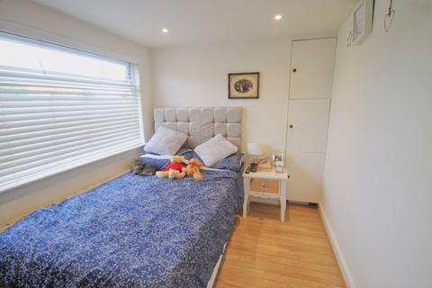 43 Avon Road, Greenford, UB6 9JA