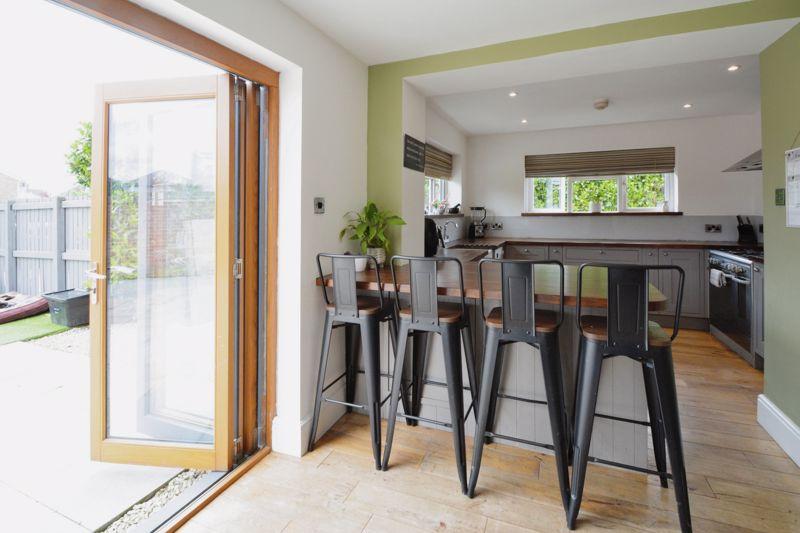 Breakfast bar and