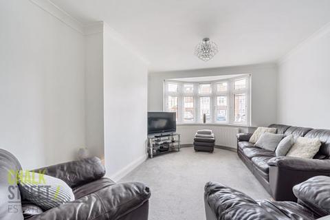 29 Marshalls Drive, Romford, RM1 4JR