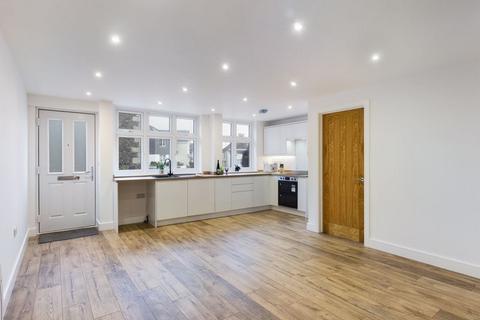2 bedroom apartment to rent, Mullion, Helston