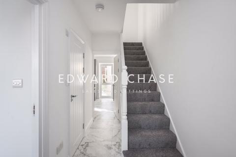 undefined, Stoneleigh Road, Clayhall, IG5