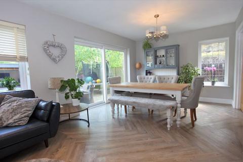 2 Grayburn Close, Chalfont St Giles, HP8 4NZ