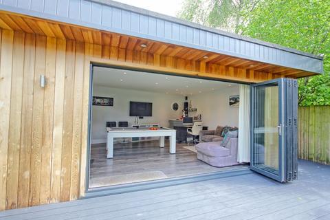 2 Grayburn Close, Chalfont St Giles, HP8 4NZ