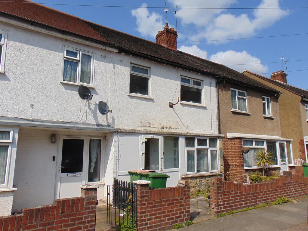 Plaistow, London, E13 3 bed terraced house for sale £385,000