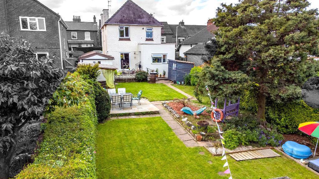 Leicester Road, Shepshed, Leicestershire, LE12 9DQ 3 bed detached house