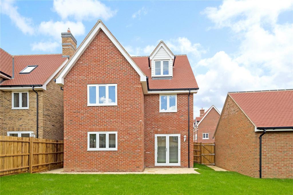 Woodlands Park, Dunmow, CM6 5 bed detached house for sale £645,000