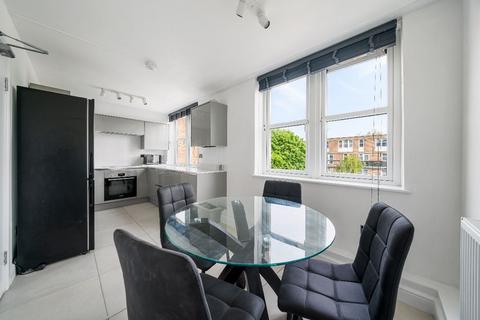 5 bedroom maisonette to rent, Dunsbury Close, Sutton