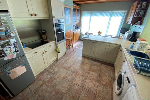 Trefin Lampeter Road, Tregaron, SY25 6HG