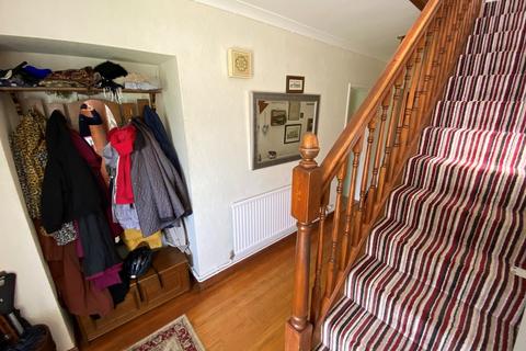Trefin Lampeter Road, Tregaron, SY25 6HG