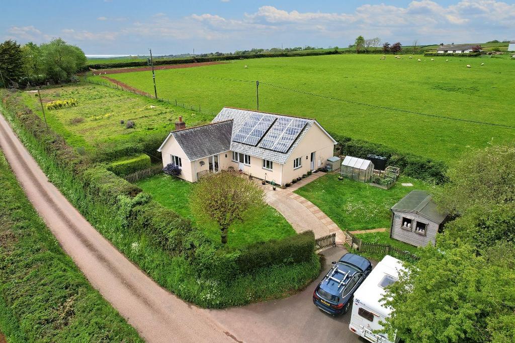 Four Corners, North Tawton 3 bed detached bungalow for sale £450,000