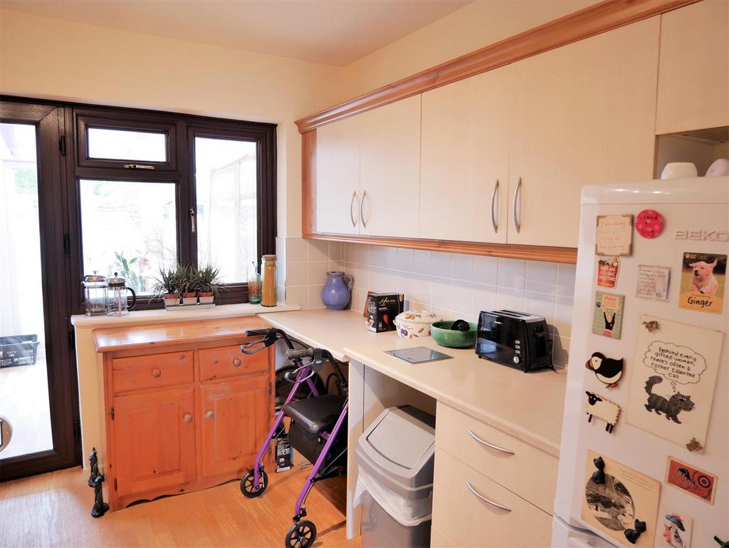 Duncan Street, Calne 2 bed terraced house £215,000