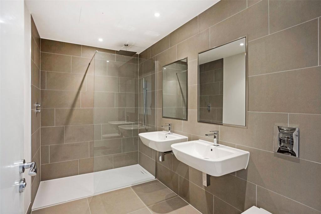 Primary En-Suite