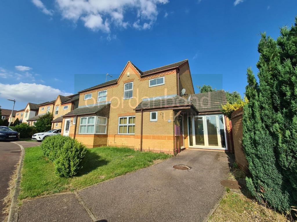 Ditchford Close, Wootton, Northampton... 3 bed semidetached house £
