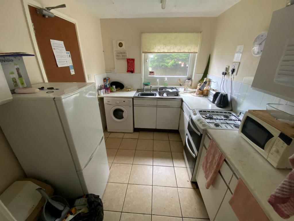 South Holme Court, Thorplands, Northampton NN3 2 bed terraced house for