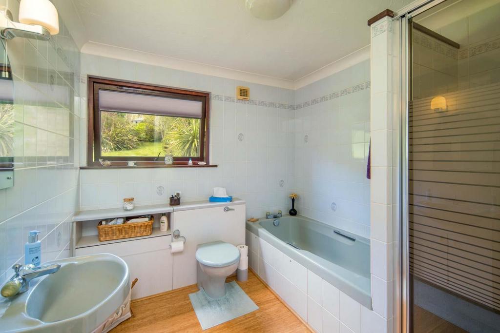 En-Suite Bathroom