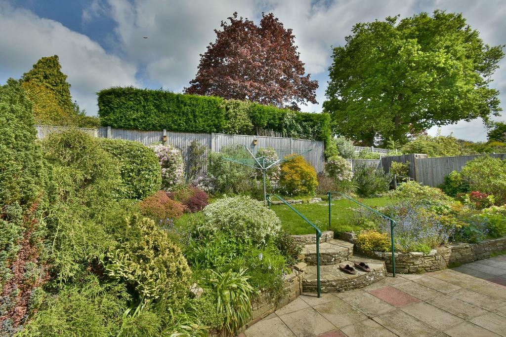 Cowdray Park Road, BexhillonSea, TN39 3 bed detached bungalow for