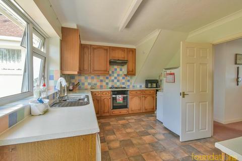 3 bedroom detached bungalow for sale, Cowdray Park Road, Bexhill-on-Sea, TN39