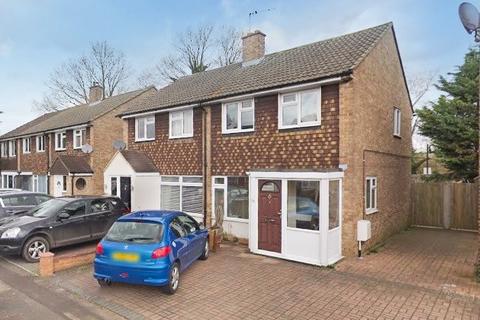 14 Broad Close, Hersham, Walton-on-thames, KT12 4QX