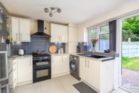 14 Broad Close, Hersham, Walton-on-thames, KT12 4QX