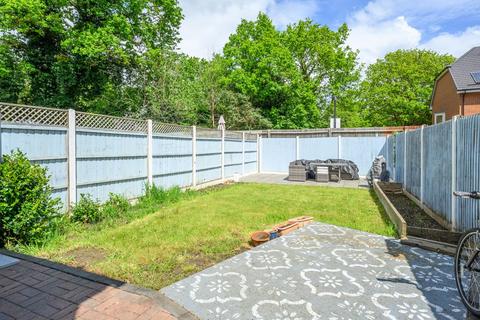 14 Broad Close, Hersham, Walton-on-thames, KT12 4QX