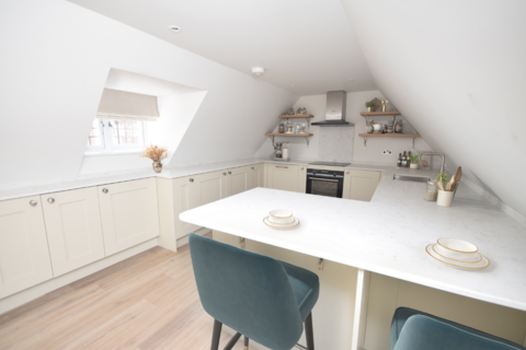 2 bedroom flat for sale, West Street, Farnham, Surrey, GU9