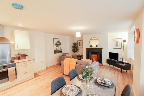 2 bedroom terraced house to rent, Times Square, Duke Street